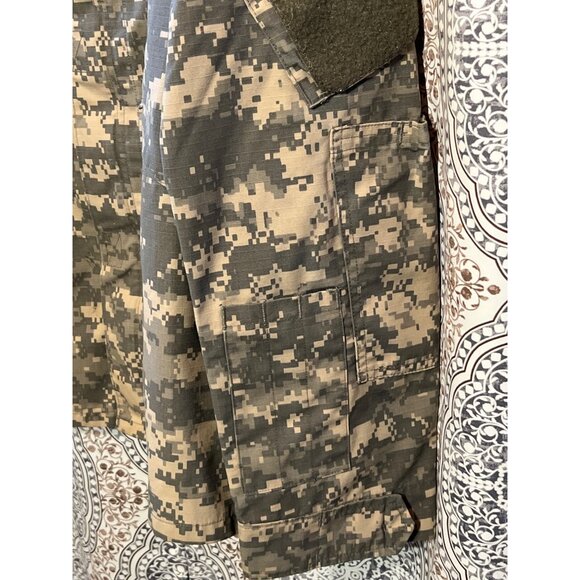 Military Digital Camo Jacket With Velcro Closures 39R - Picture 11 of 12